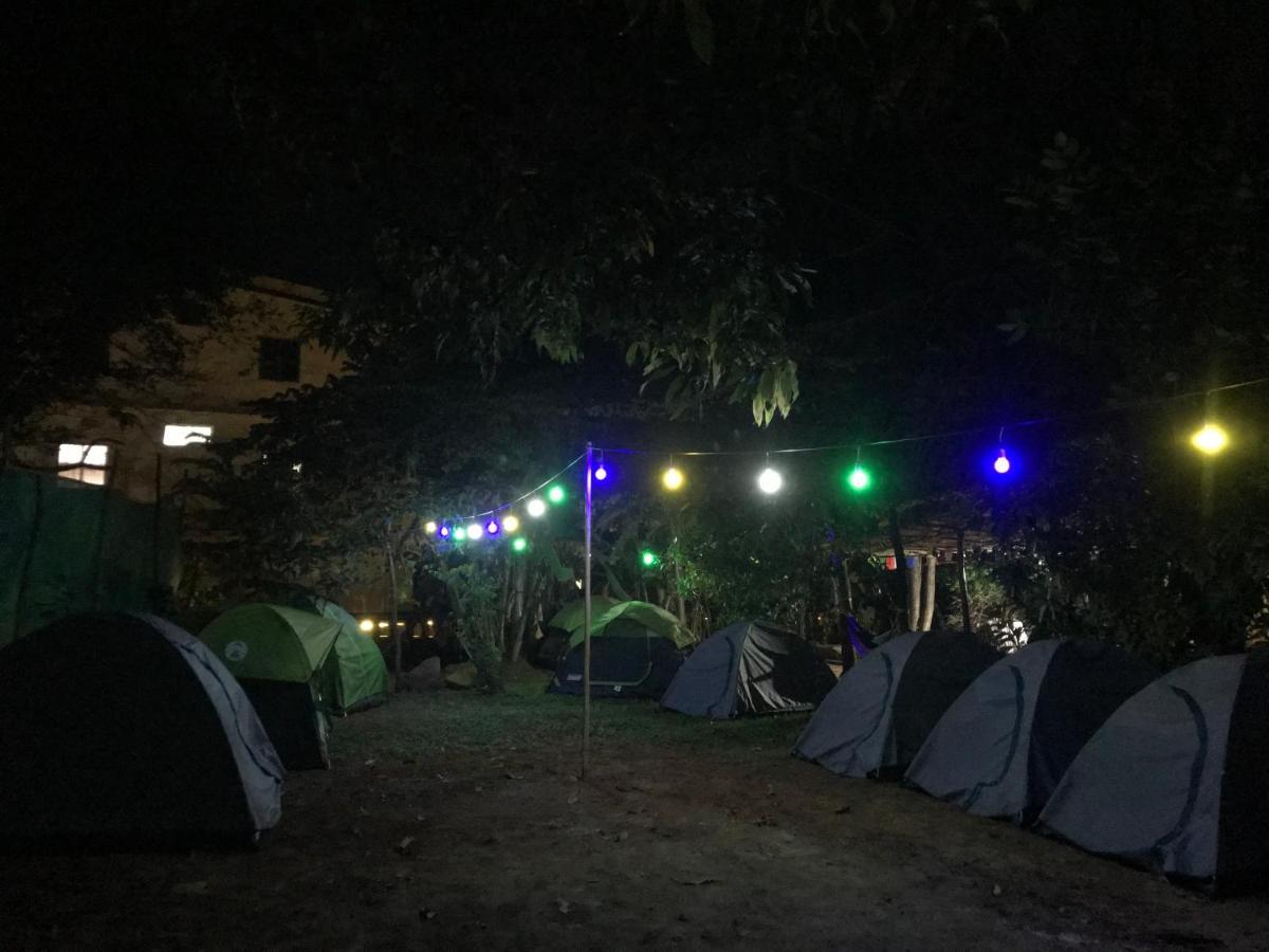 Tusker Tribe Hostel โกการ์นา ภายนอก รูปภาพ