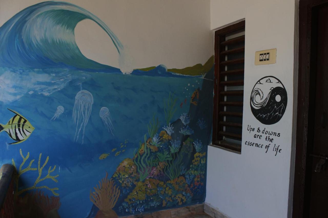 Tusker Tribe Hostel โกการ์นา ภายนอก รูปภาพ