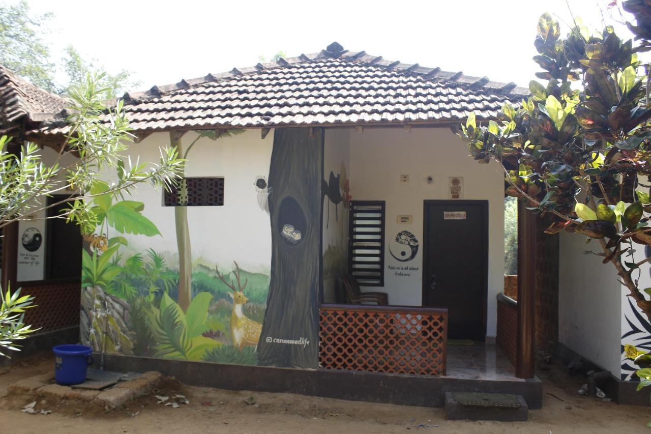 Tusker Tribe Hostel โกการ์นา ภายนอก รูปภาพ