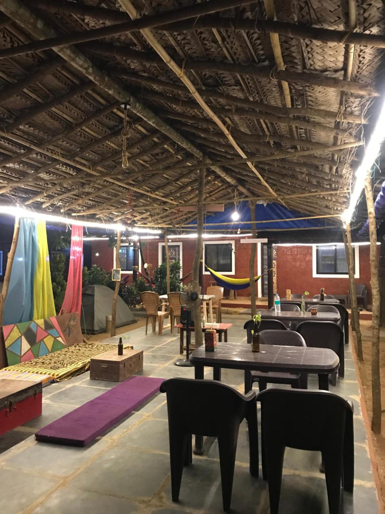 Tusker Tribe Hostel โกการ์นา ภายนอก รูปภาพ