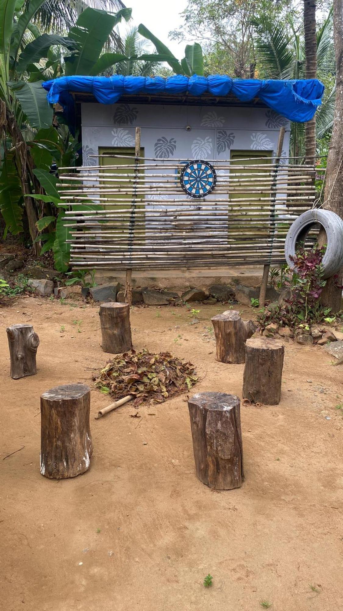 Tusker Tribe Hostel โกการ์นา ภายนอก รูปภาพ